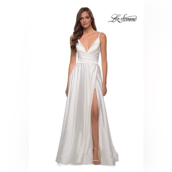 La Femme NWT 28607 Strappy Back Satin Ballgown in White Size 4 - Picture 3 of 5